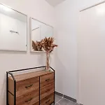M1 Sweet Homes L Secteur Centre Remparts L Maison 1 Piece Avec Garage Prive - Animaux Acceptes Vakantiehuis Angoulême